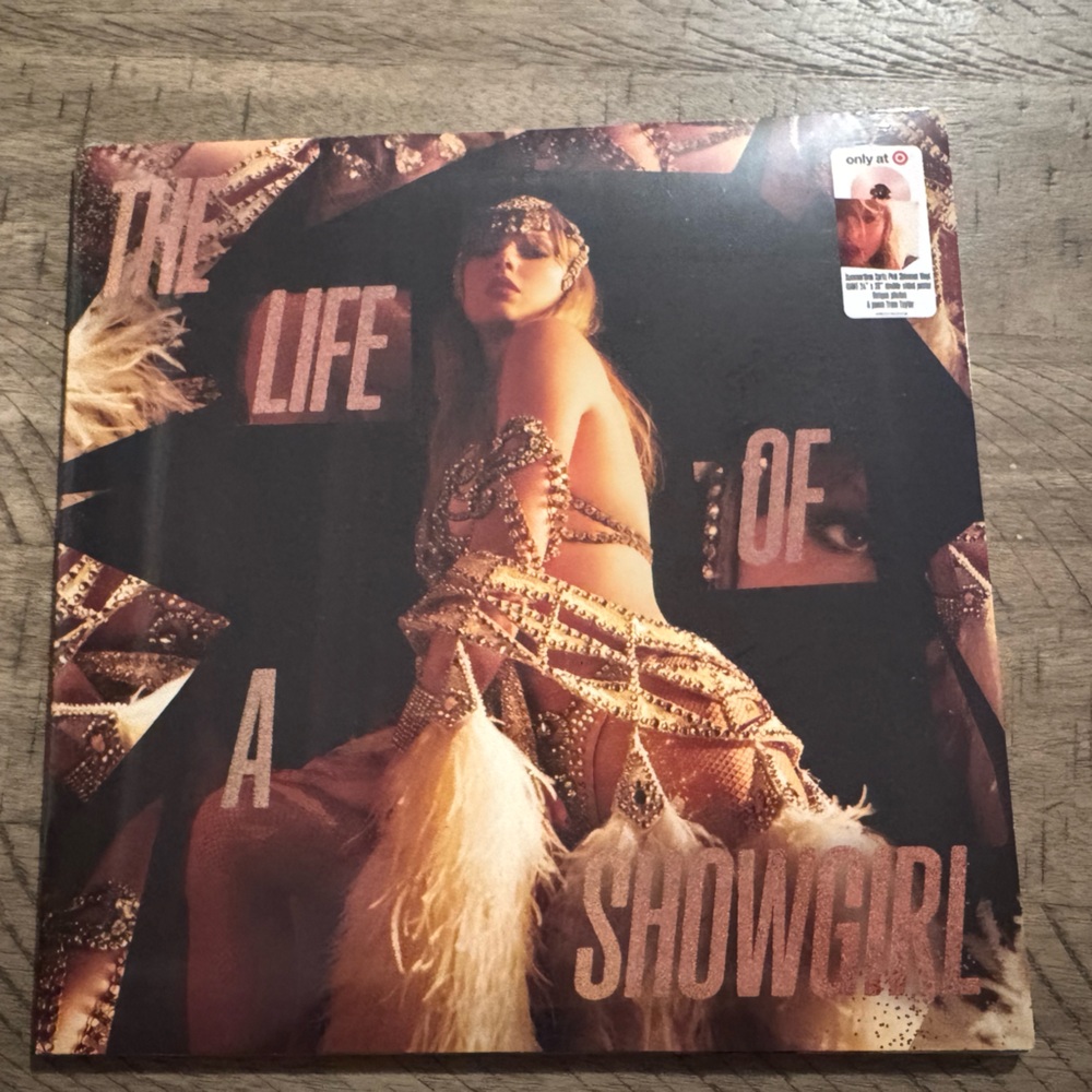 Taylor Swift The Life Of a Showgirl: The Crowd Is Your King  Limited Edition